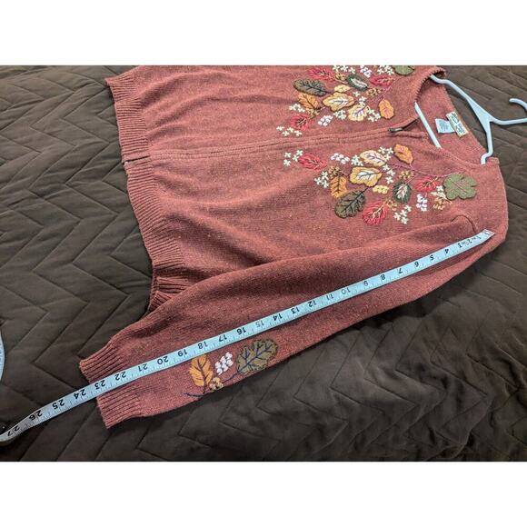 Brown embroidered Fall-themed zippered cardigan, Heirloom Collectables, size L - Picture 7 of 8